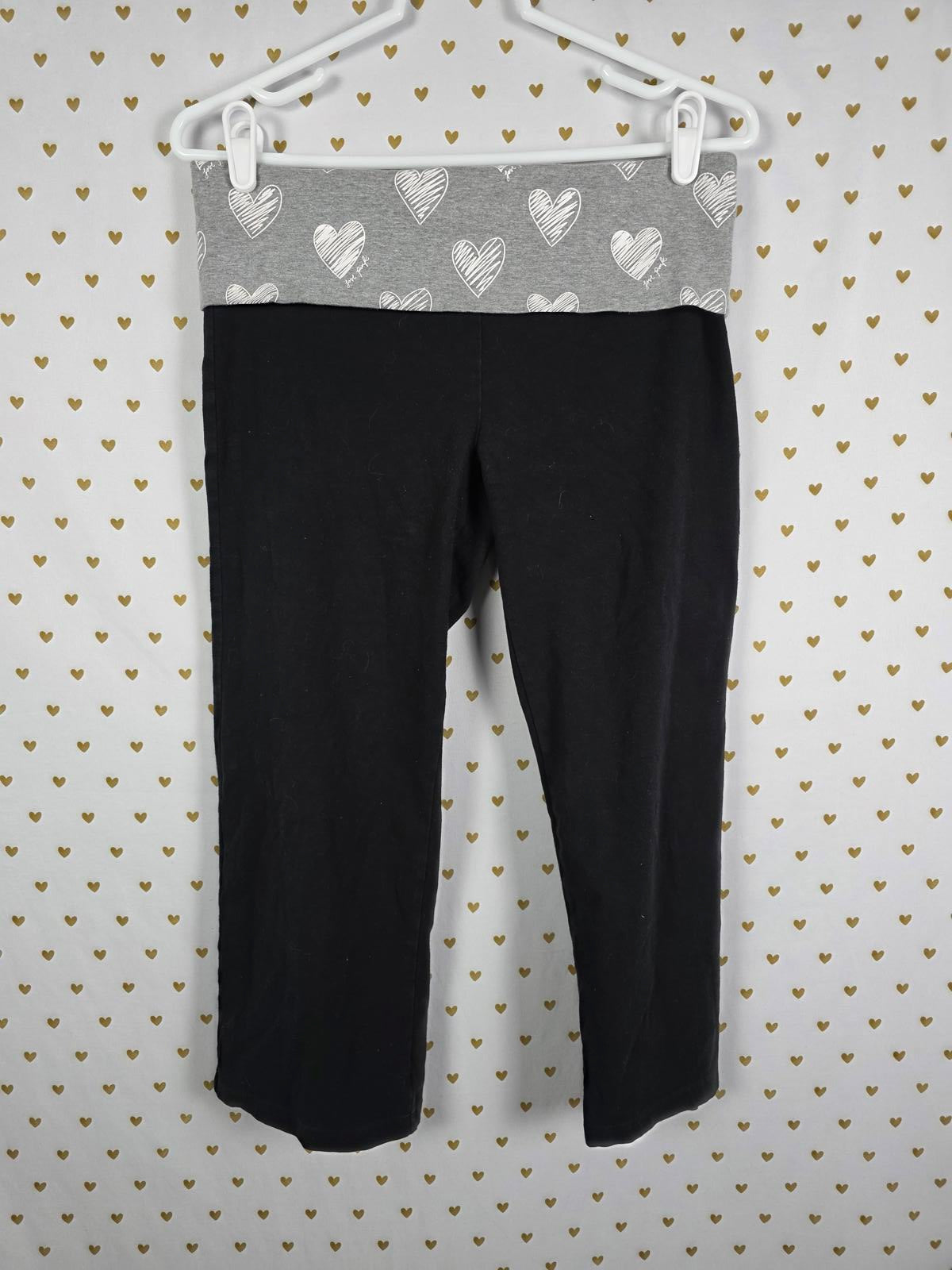 Victorias Secret PINK LOVE HEARTS Vintage Foldover Capri Pants Medium Yoga