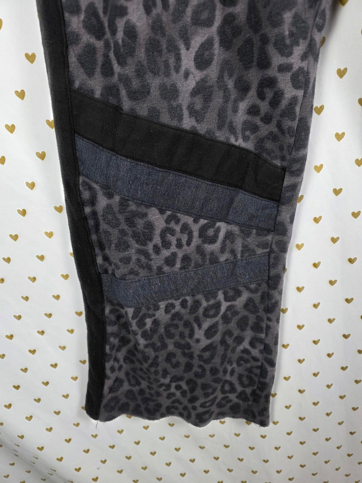 Victorias Secret PINK Flare Sweatpants LEOPARD CHEETAH grey Logo Sweats LARGE