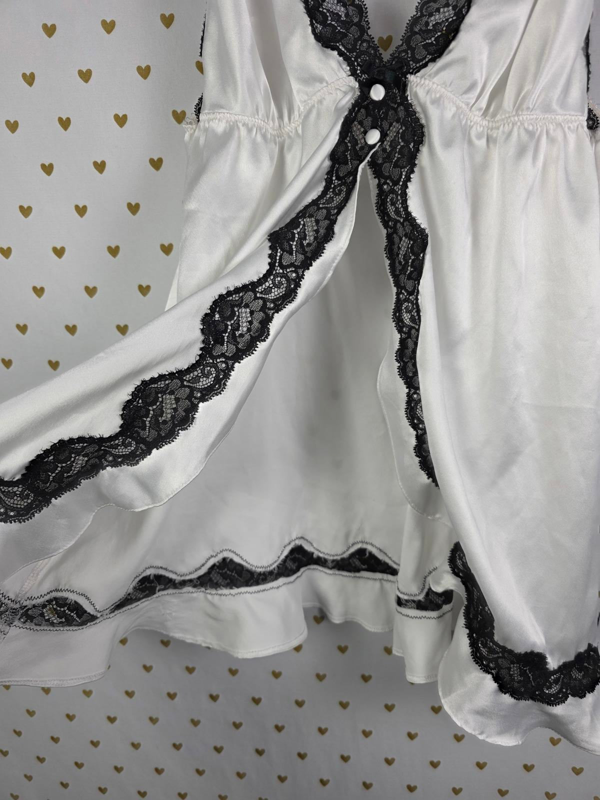 Victorias Secret Satin Silky White Lace Accent Babydoll Nightie Lingerie LARGE