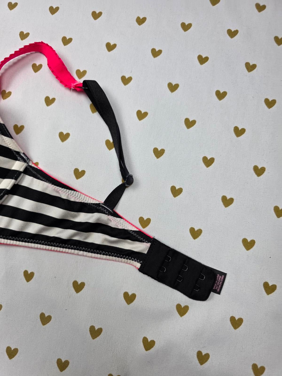 Victorias Secret STRIPED  VERY SEXY Push Up Bra 32C