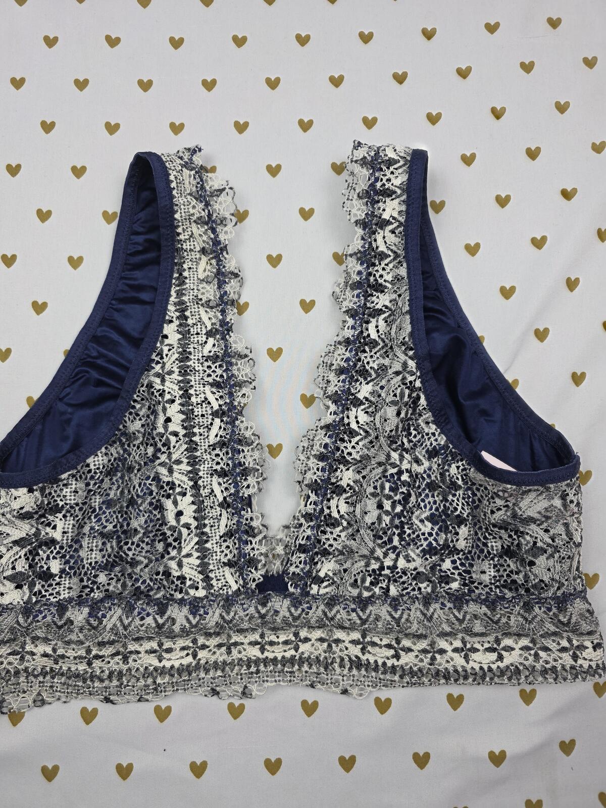 Victorias Secret Lace Sexy Large Bralette Bra Top Tank