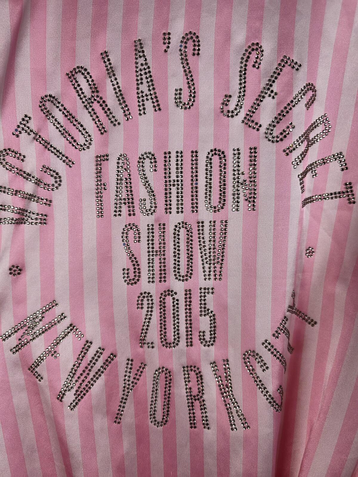 Victoria’s Secret 2015 New York City Fashion Show Diamanté Logo Robe OSFA