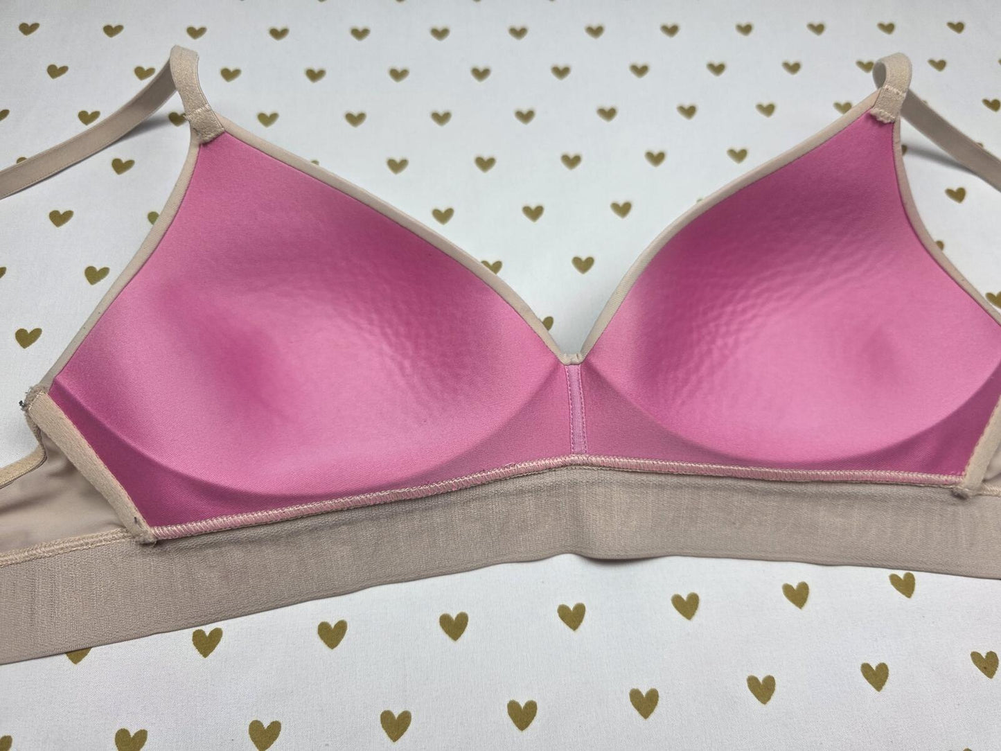 Victorias Secret PINK Beige Wireless No Wire Bra Wear everywhere 32D