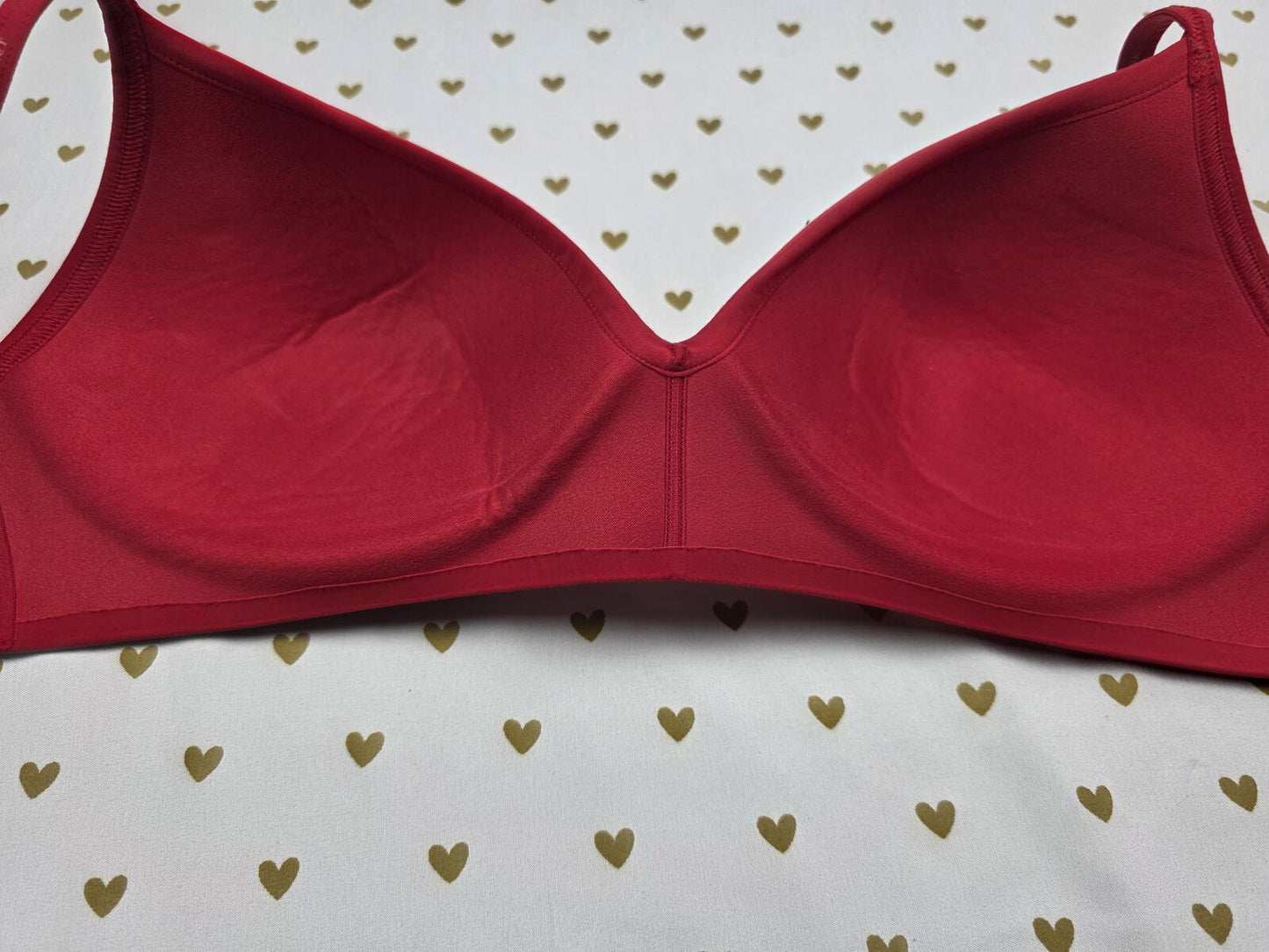 Victorias Secret Red T Shirt Lightly Lined WIRELESS No Wire Bra 36D