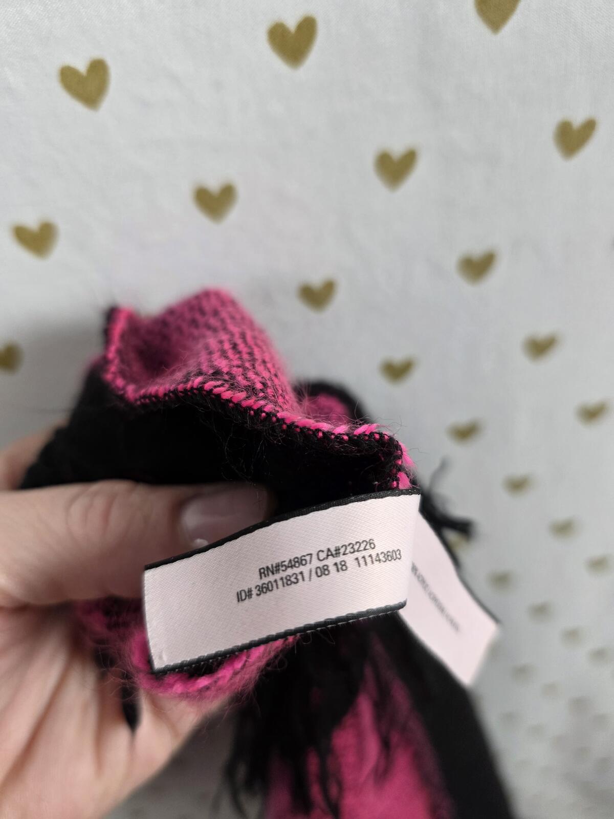Victoria Secret LOVE VICTORIA Throw Blanket Fringe 50”X60” Pink & Black Hearts