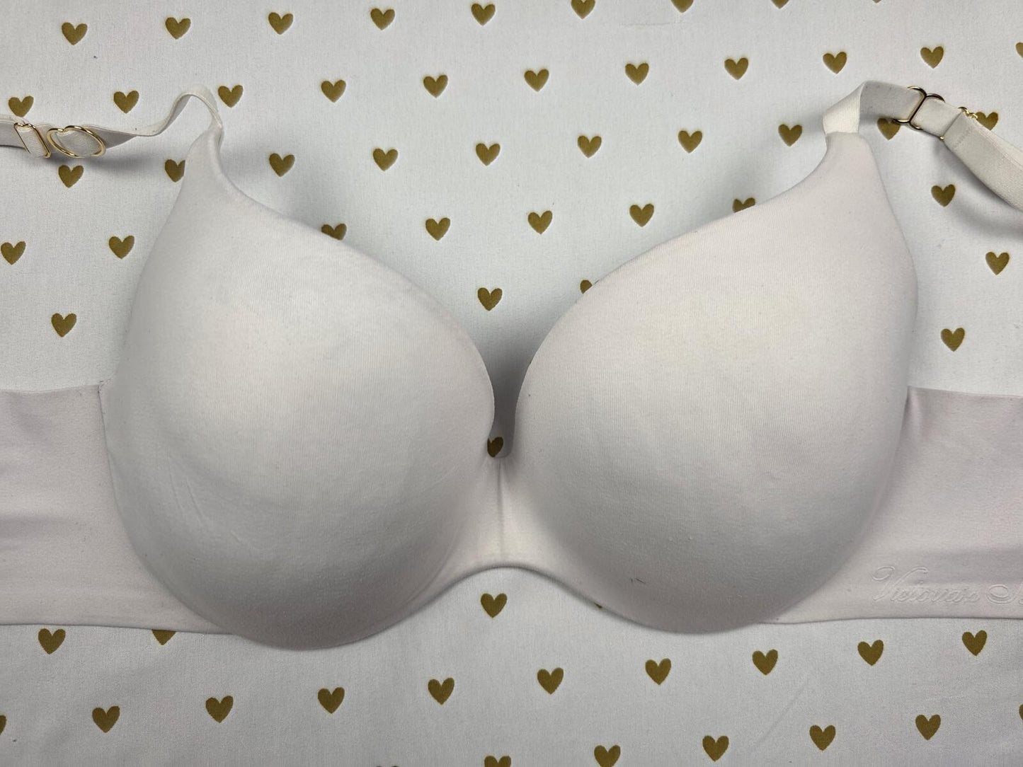 Victorias Secret White Wireless INCREDIBLE Bra Perfect Shape 34D