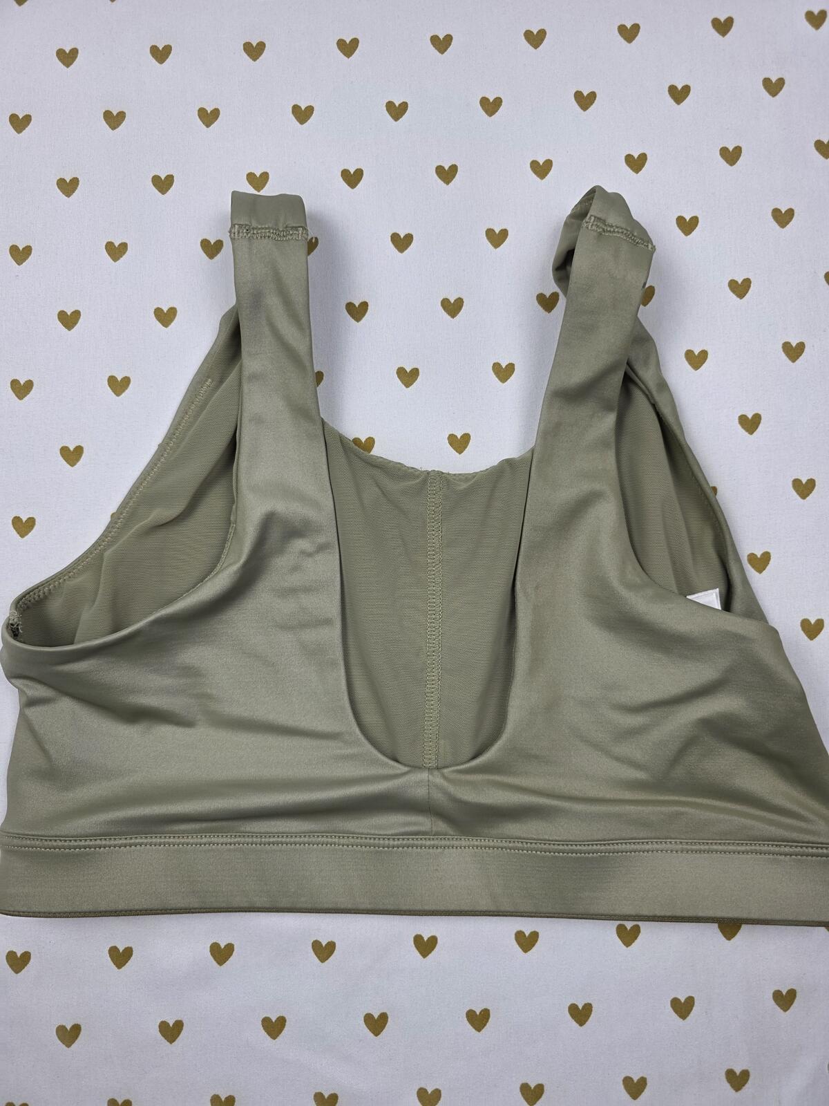 Victorias Secret Sports Bra GREEN Medium Bralette Bra Top Tank