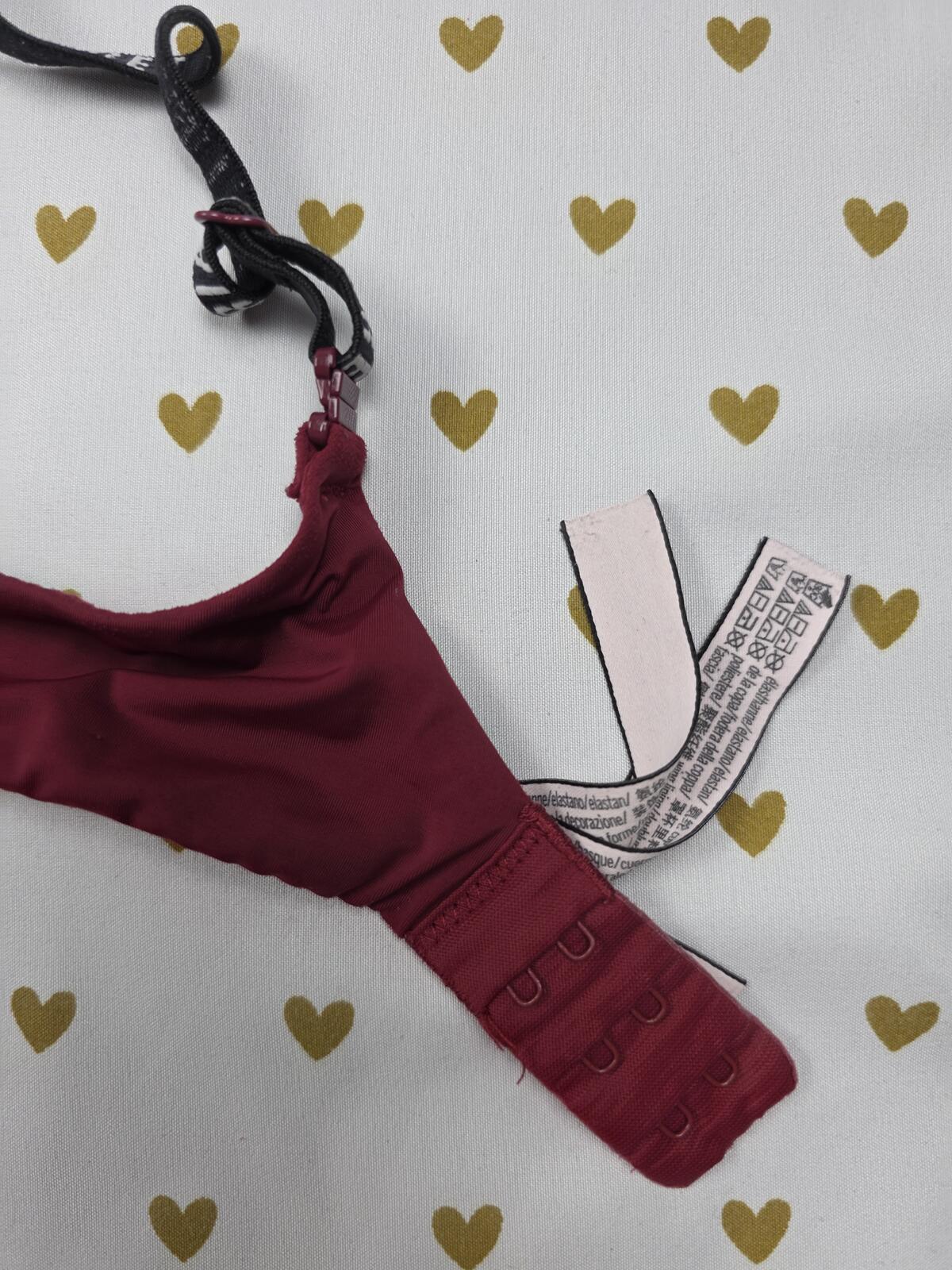 Victorias Secret Red WIreless Logo Strap NO WIRE 34A Maroon Bra
