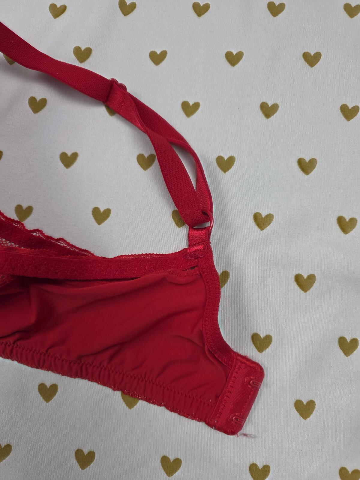 Victorias Secret Red T Shirt Push Up full Coverage Bra 34D