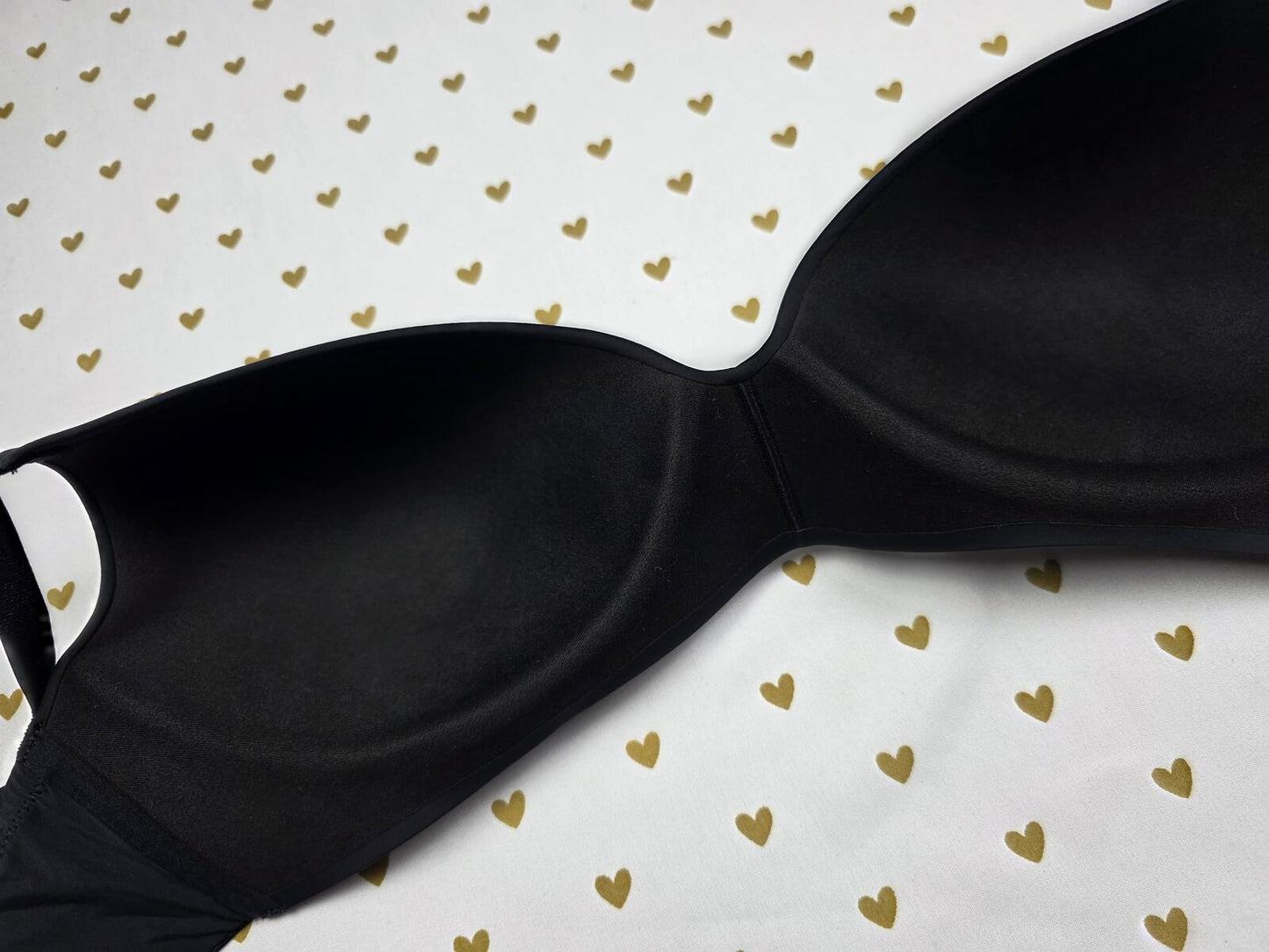Victorias Secret Black Wireless NO WIRE T shirt lightly Lined Bra 36D