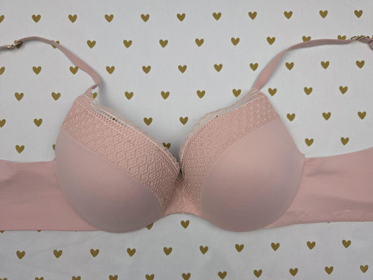 Victorias Secret Soft INCREDIBLE Wireless No Wire Perfect Shape Bra 32C