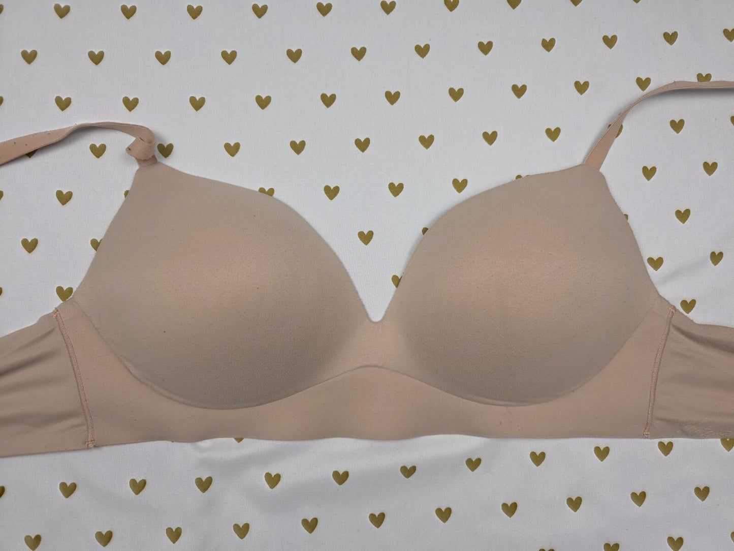 Victorias Secret  INCREDIBLE Beige Padded Wireless bra 38B No wire