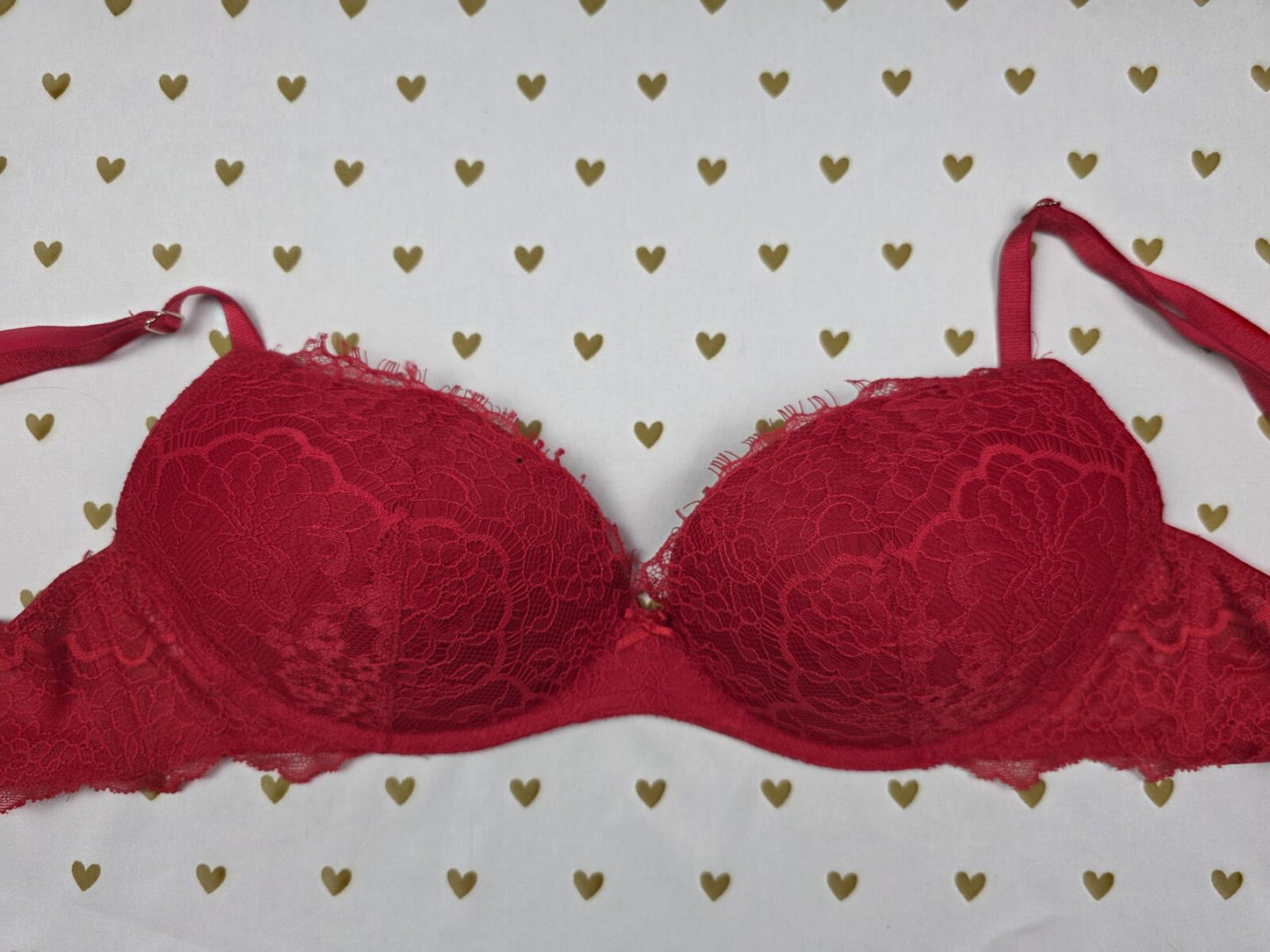 Victorias Secret Red Lace Wireless No Wire Bra DREAM ANGELS Padded 34C