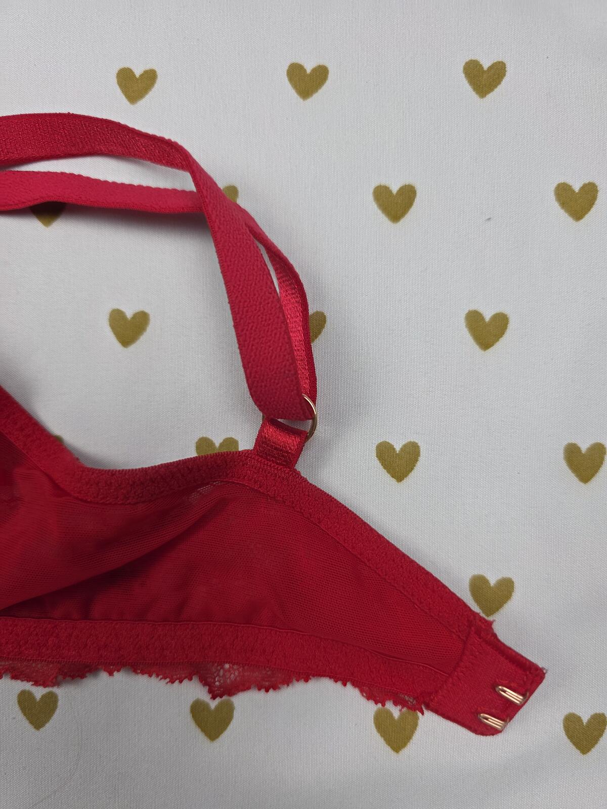 Victorias Secret Red Lace Wireless No Wire Bra DREAM ANGELS Padded 34C