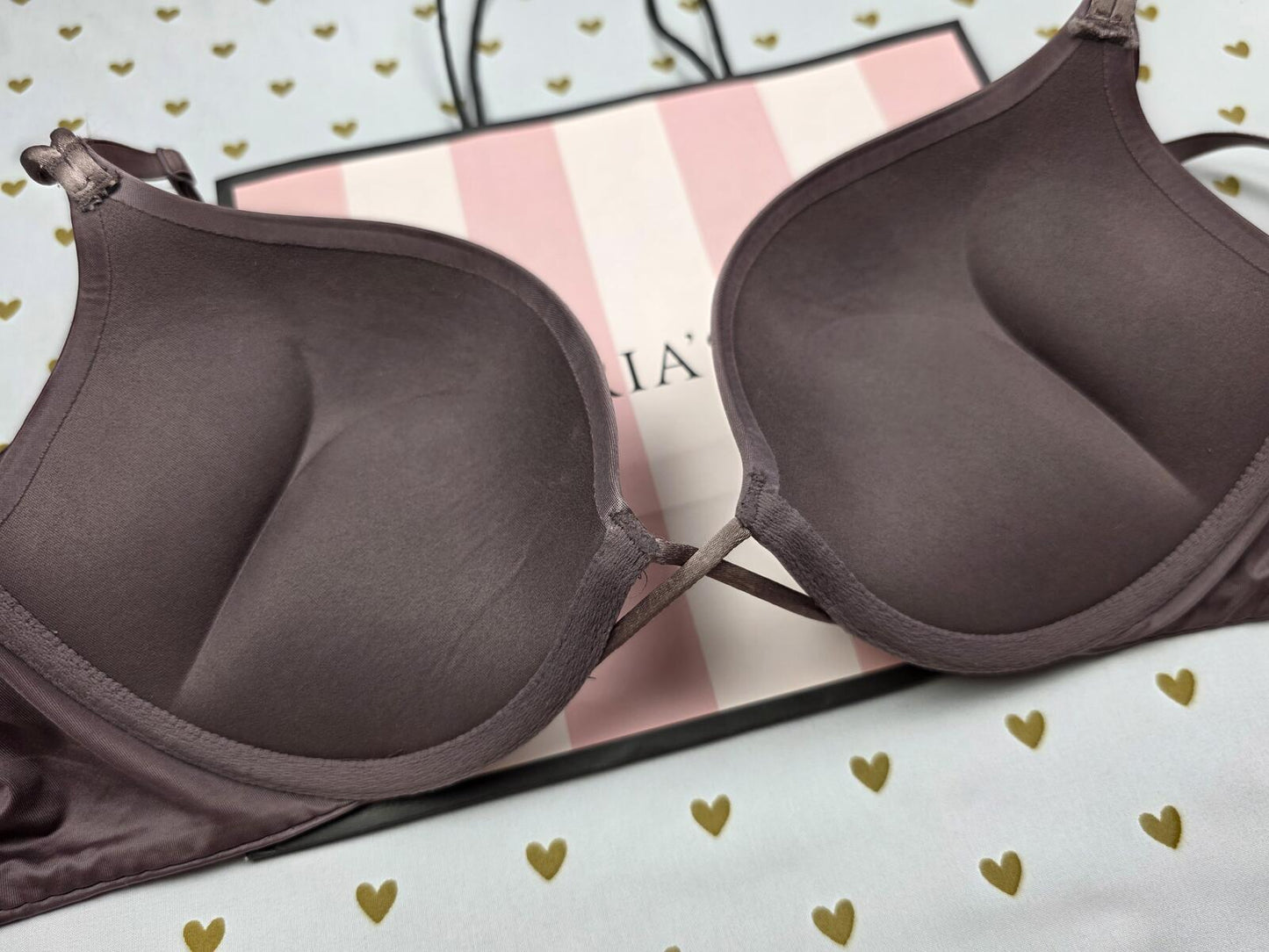 Victorias Secret 32D BOMBSHELL Add 2 Sizes Push Up bra Plunge