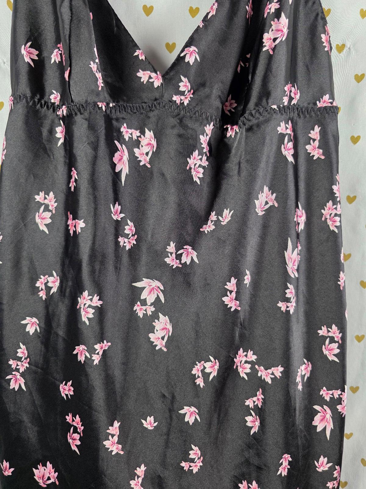 Victorias Secret satin floral medium flowy sleep dress chemise nightie
