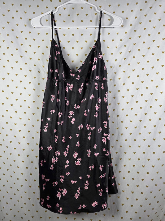Victorias Secret satin floral medium flowy sleep dress chemise nightie